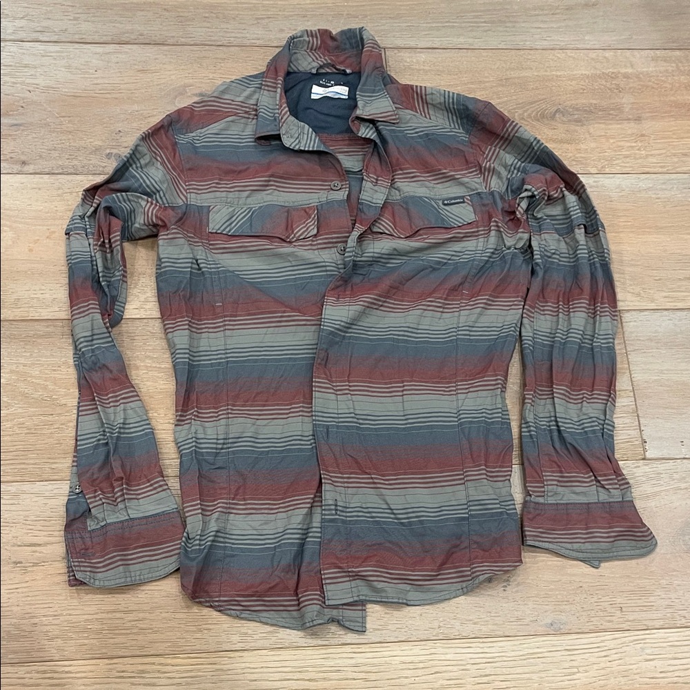 Stylish Men's Button-Down Shirt in Red and Gray